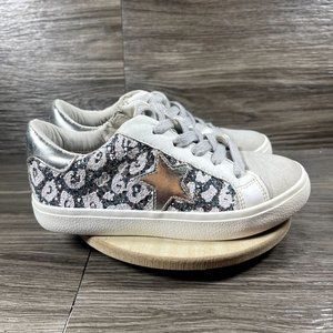 Vintage Havana Girls Grey Star and Glitter Leopard Print Sneakers Shoe Size 2